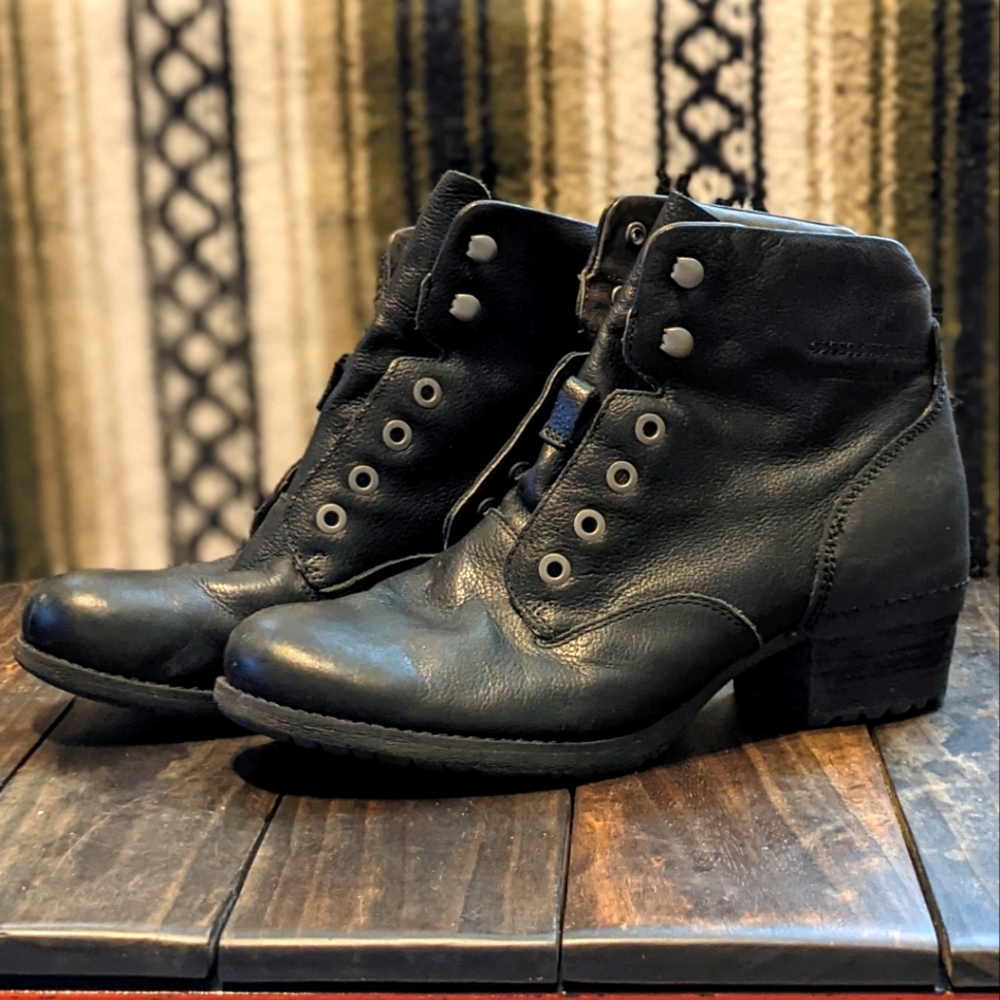 Merrell Shiloh lace boot